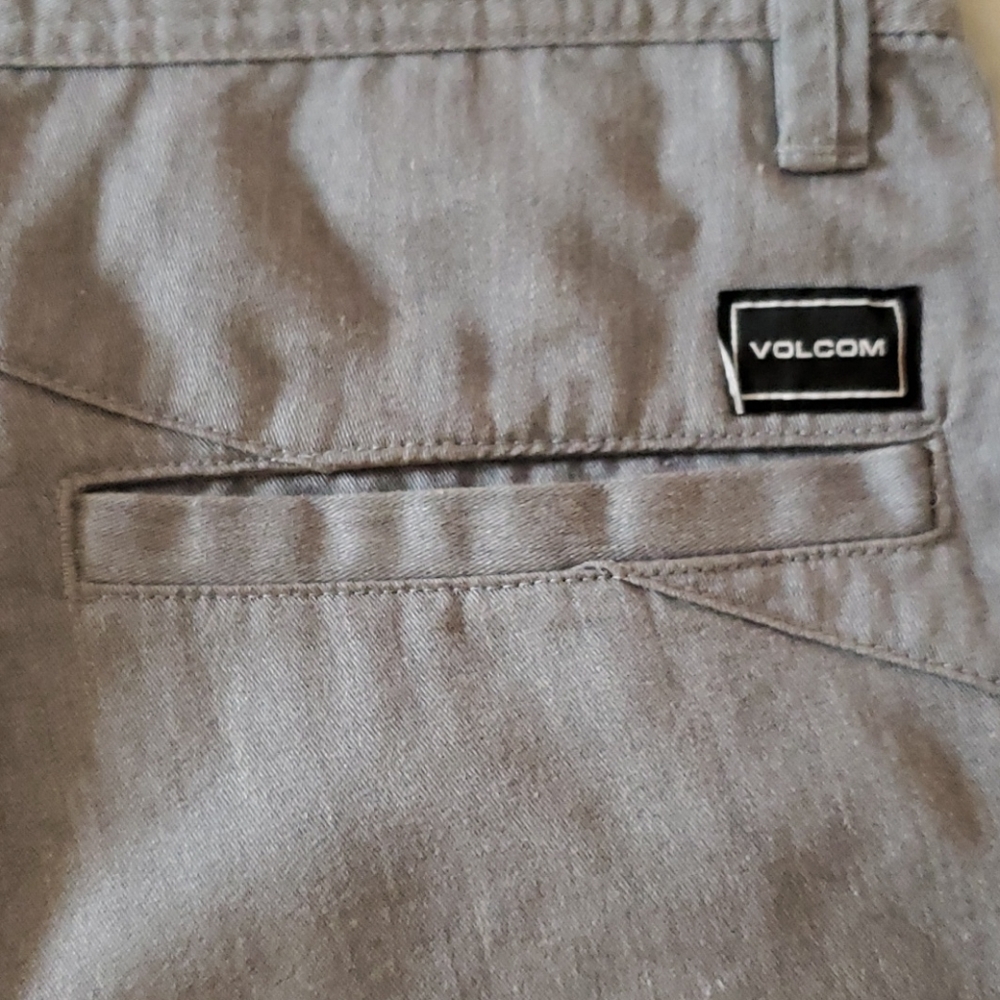 Volcom Shorts - Picture 4 of 4